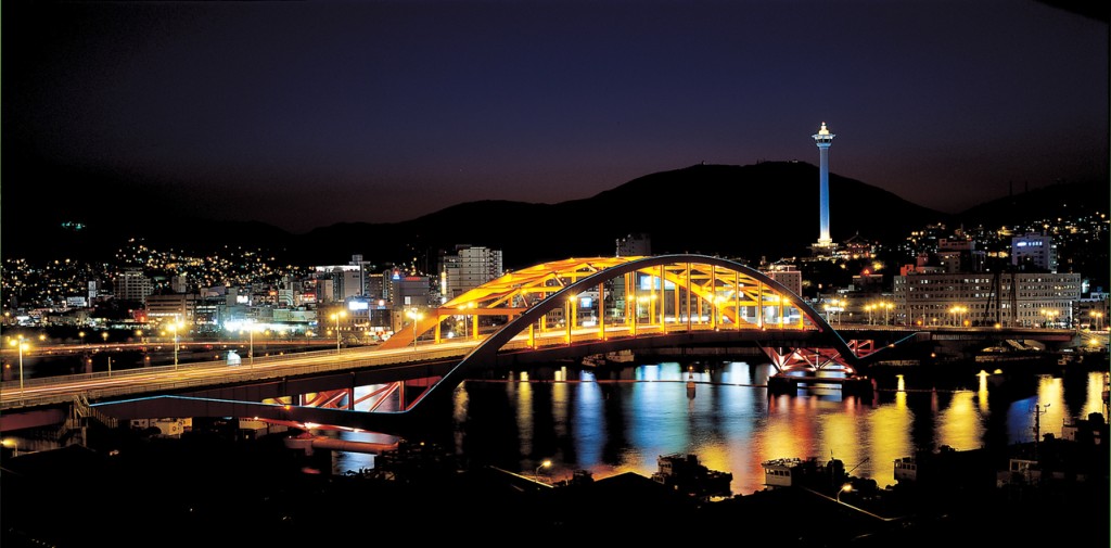 3820512201100032r_Night-View-of-the-Busan-Bridge